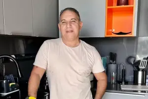 Ədalət Şükürov yeni bağında qonaqlıq verdi