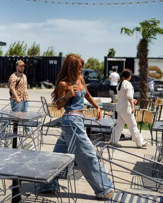 Pop divanın səhnə hazırlığı