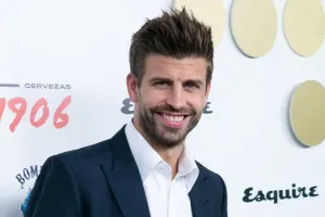 Şakiraya xəyanət edən Pike 12 yaş kiçik sevgilisi ilə