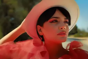 "Mənə pis olma..." - Hiss