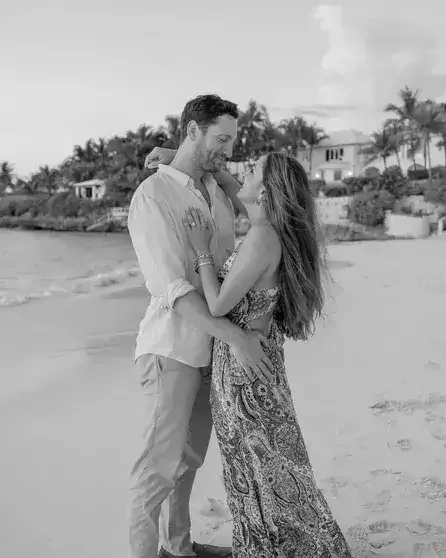 Sonuncu İran şahının nəvəsi ərə gedir