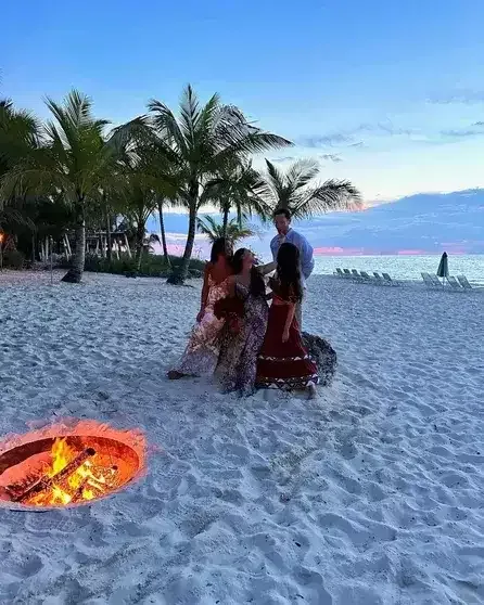 Sonuncu İran şahının nəvəsi ərə gedir