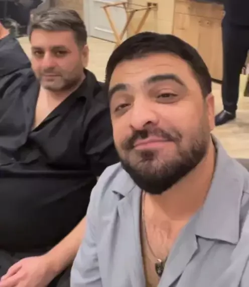 Xəstəxanadan evə buraxılan Elcanın görüntüsü