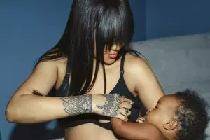 İkinci dəfə ana oldu