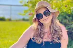 "Bəzən dayanıb keçdiyimiz günlərdəki..."