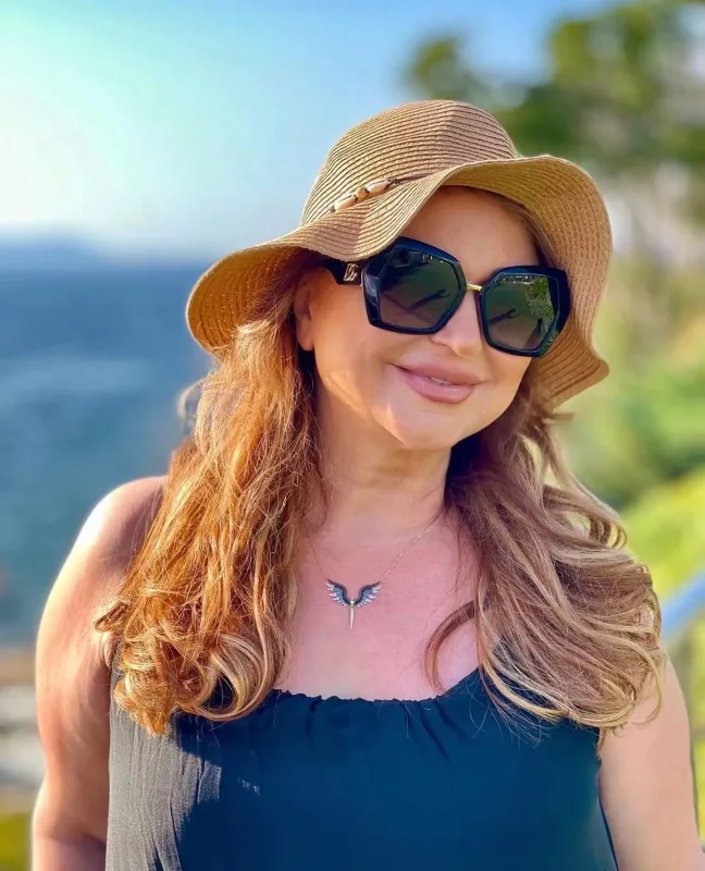 "Bəzən dayanıb keçdiyimiz günlərdəki..."