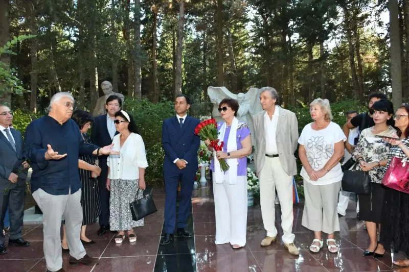 Müslüm Maqomayevin xatirəsi anıldı