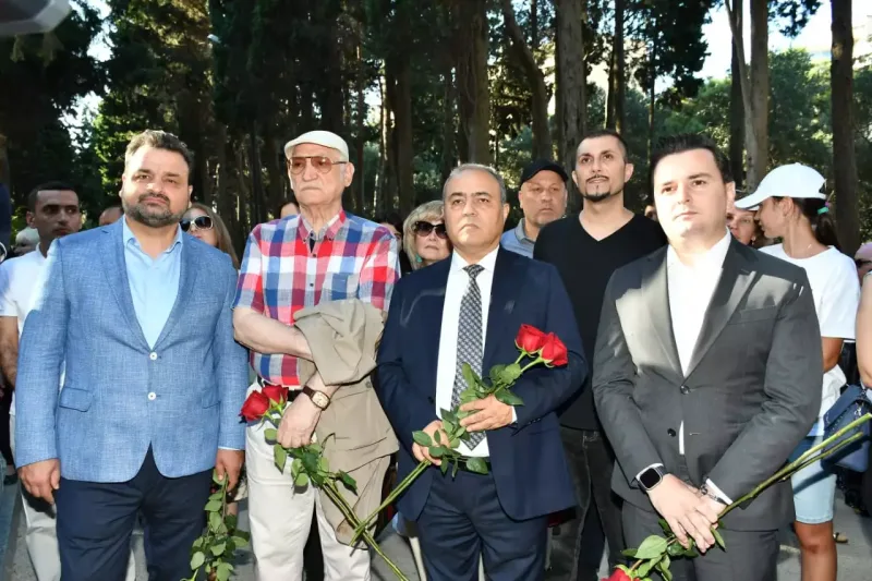 Müslüm Maqomayevin xatirəsi anıldı