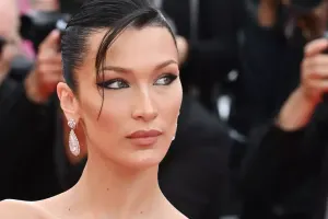 Ağır xəstəlikdən sonra çəkilişlərə geri döndü