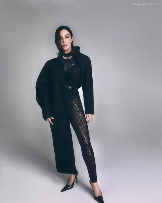 58 yaşlı Monika məşhur jurnalın üz qabığında