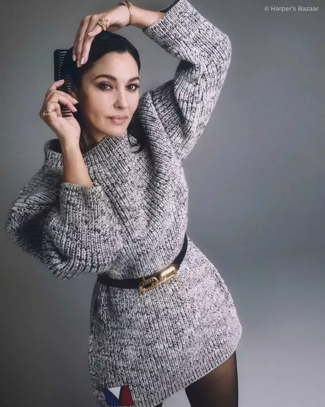 58 yaşlı Monika məşhur jurnalın üz qabığında