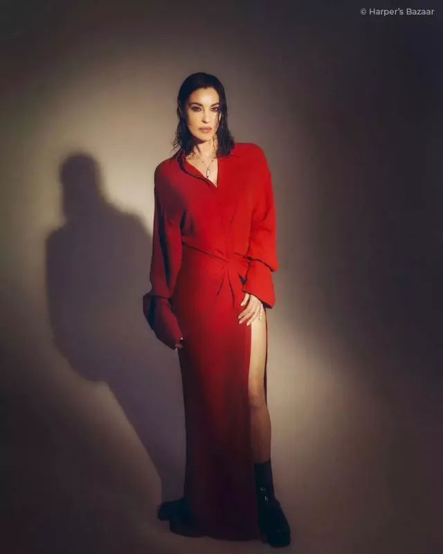 58 yaşlı Monika məşhur jurnalın üz qabığında