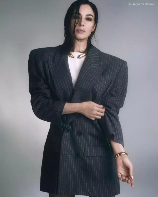 58 yaşlı Monika məşhur jurnalın üz qabığında