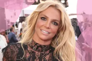 Yataqdan çılpaq görüntüsünü paylaşdı