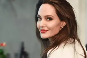 26 dərəcə istidə palto ilə gəzintiyə çıxdı