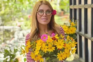 "Bütün cahan önünə sərilsə..."