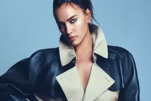 Keçmiş sevgilisi ilə bir arada: Çılpaq fotolarını yayımladı