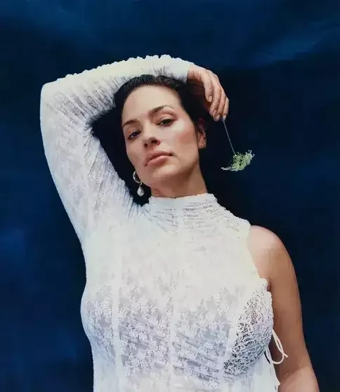 Məşhur model: " 12 yaşımda fotoqraf mənə dedi ki..."