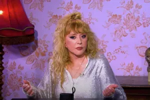 Qaza görə borcu olan Puqaçova bağını satdı