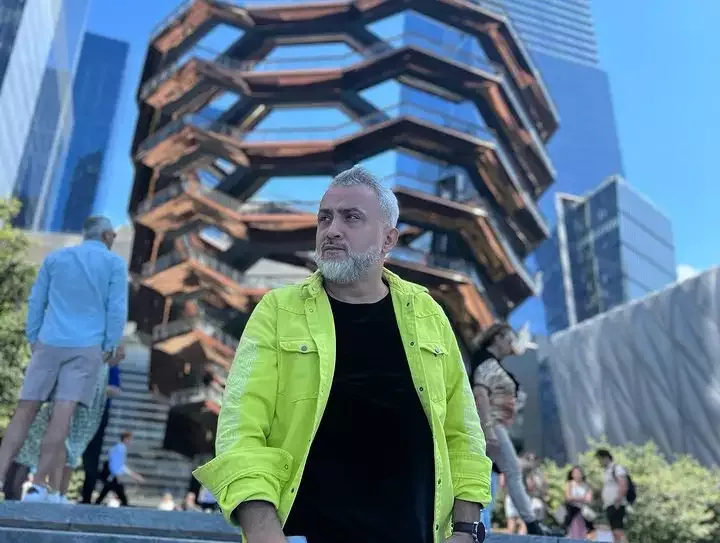 Nyu-Yorka onun üçün Laçın torpağı apardı