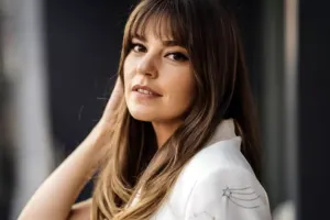 İlk dəfə qızının üzünü göstərdi