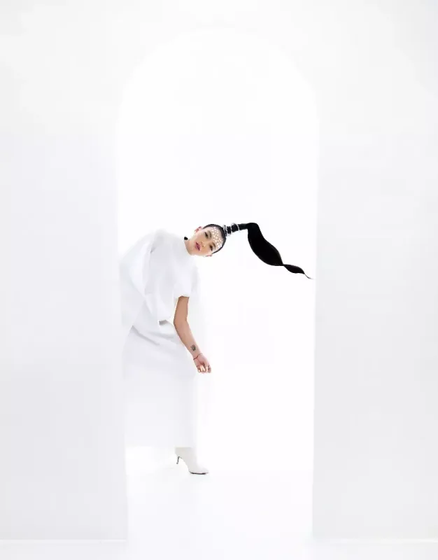 Dilarə: "Özümüzün qaranlıq tərəflərini..."