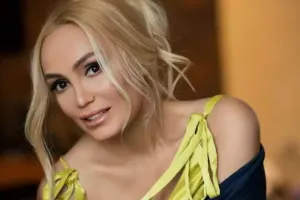 "İnsan əgər özünü bataqlıqdakı kimi hiss edirsə..."