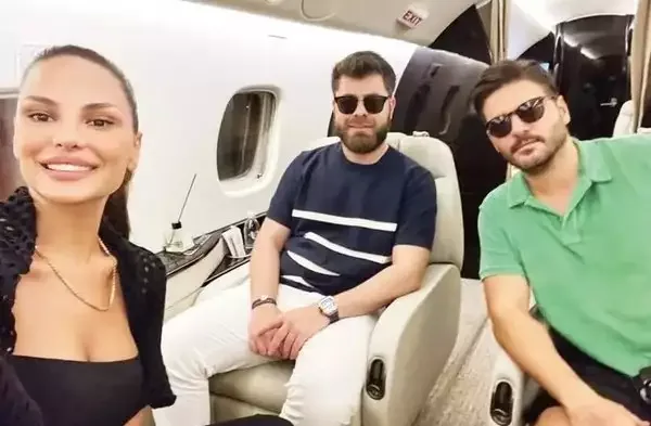 Yerdən 12 km hündürlükdə müqavilə imzaladılar