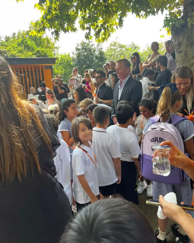 Safura və həyat yoldaşı qızlarını birinci sinifə yola saldı