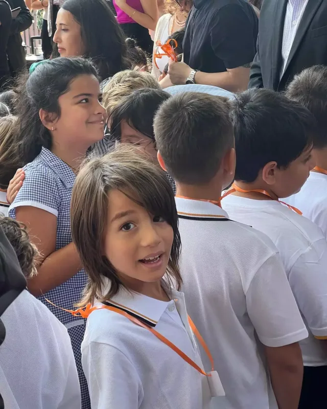 Safura və həyat yoldaşı qızlarını birinci sinifə yola saldı