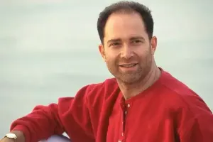 Müğənni ailəsi ilə birgə avtomobil qəzasına düşdü