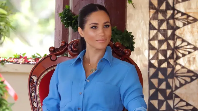 Kral ailəsinin gəlini futbol matçında alçaldıldı