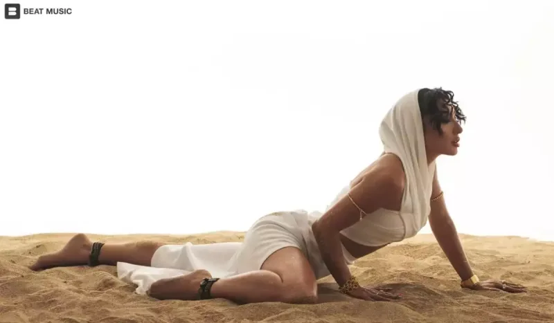 Dilarədən bikinili fotolar