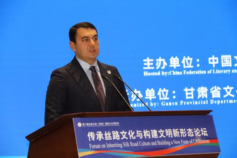 Mədəniyyət naziri Adil Kərimli Çində keçirilən forumda çıxış etdi