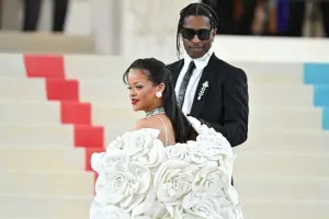 Övladlarının adını sirr saxlamaq istədilər, alınmadı