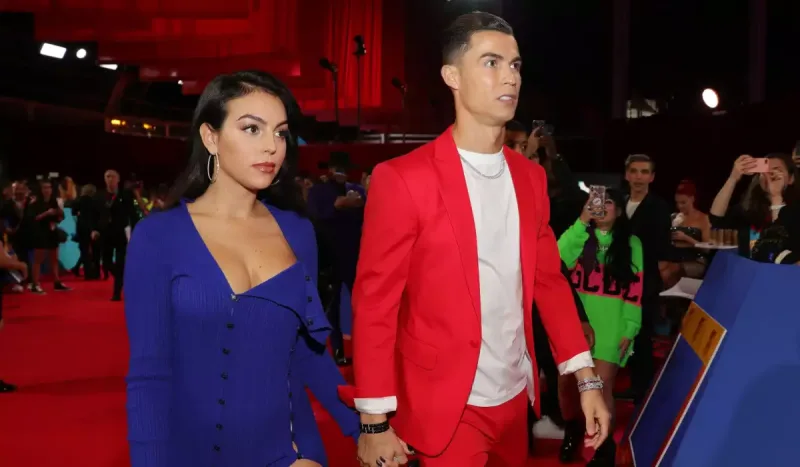 Ronaldonun sevgilisi çətin vəziyyətdə: Geyimi başına bəla oldu