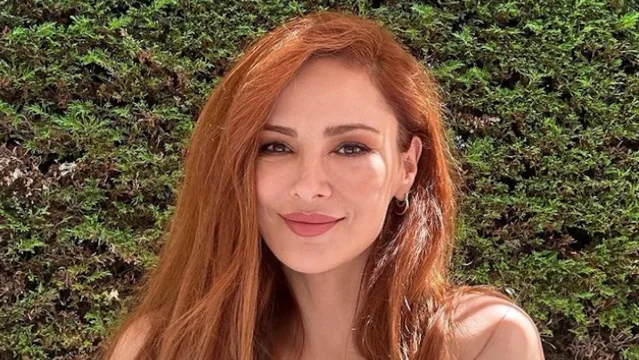 44 yaşlı aktrisa bikinili fotolarını yayımladı