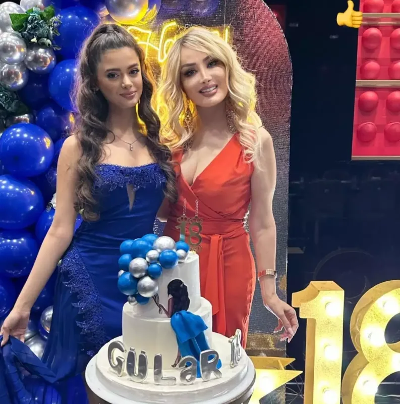 Məleykə Əsədova qızına ad günü etdi