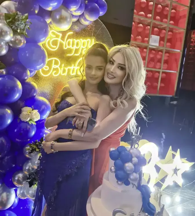 Məleykə Əsədova qızına ad günü etdi