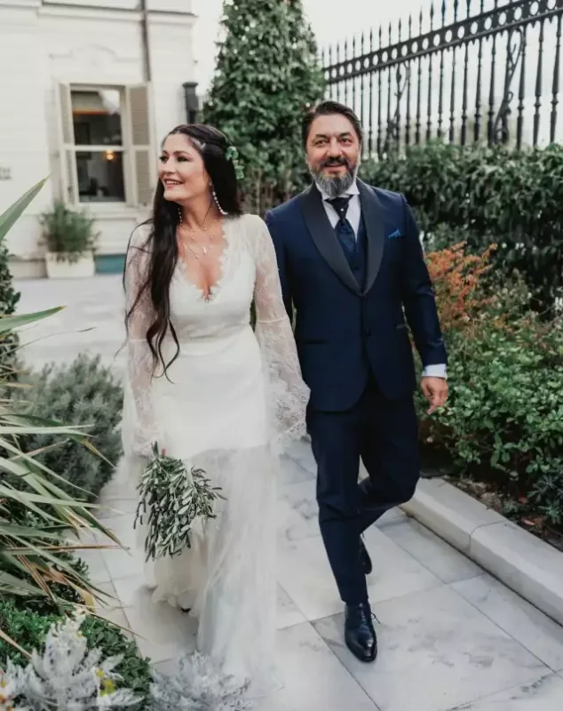 "Ferhunde" ərə getdi: Toydan fotolar