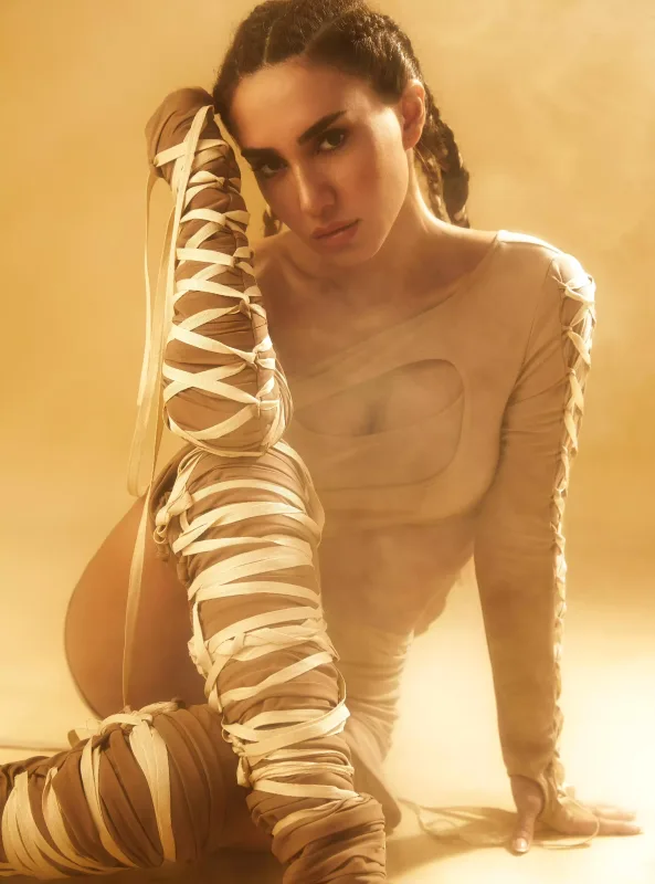 Mehin klipi üçün fərqli obrazda