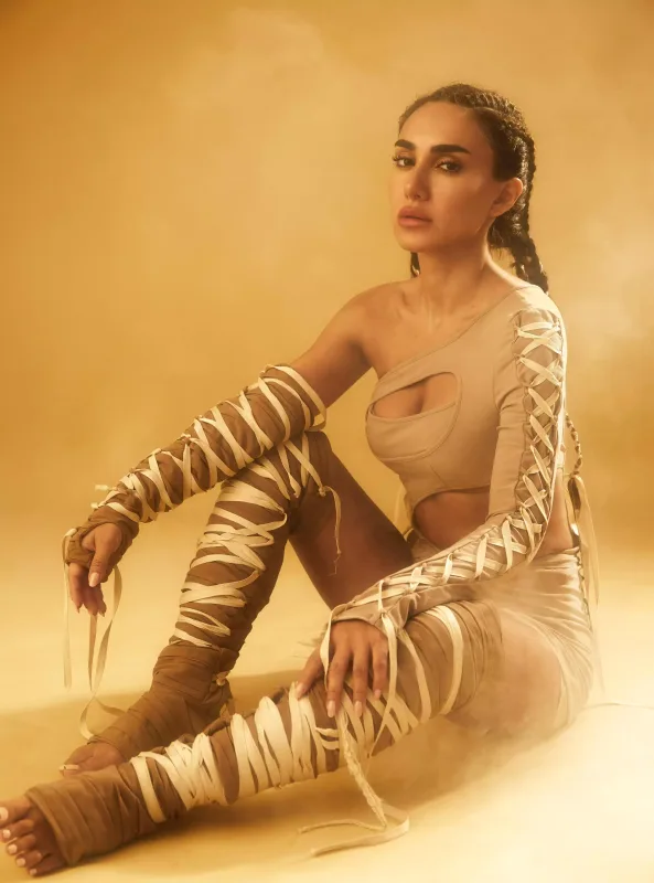 Mehin klipi üçün fərqli obrazda