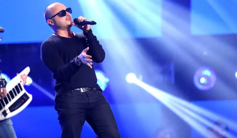 Oğlunu birinci sinfə yola saldı