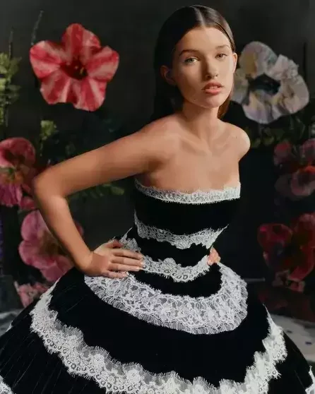 Qızı ilə birgə kamera qarşısına keçdi