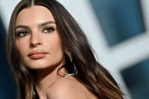 Model tənqid edildi: "Bacardığın ancaq çılpaq gəzməkdir?"