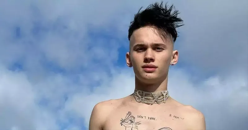 Məşhur blogerin atalığı: "Oğlum orduya yararsızdır"