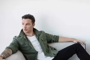 Məşhur müğənni: "Atam boşandı, 73 yaşında övlad sahibi oldu"