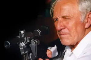 Məşhur aktyorun qızı evində ölü tapıldı