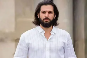 Azərbaycanlı aktyordan vəfat edən atası ilə bağlı paylaşım