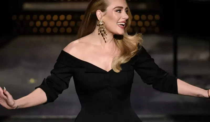 Adele gizli ərə gedib?